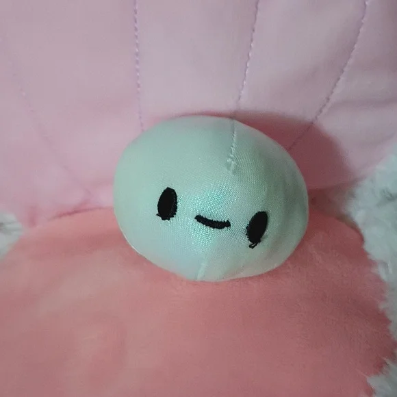 Squishable Clamshell with Pearl - Picture 6 of 6